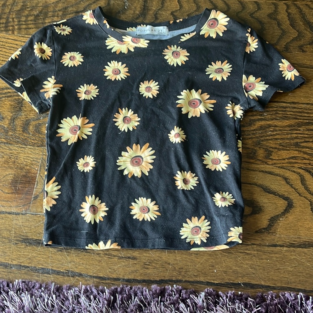 Women’s sunflower crop top